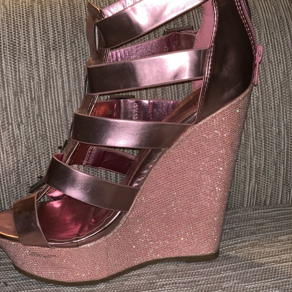 Platform wedge shoe - Picture 1 of 4